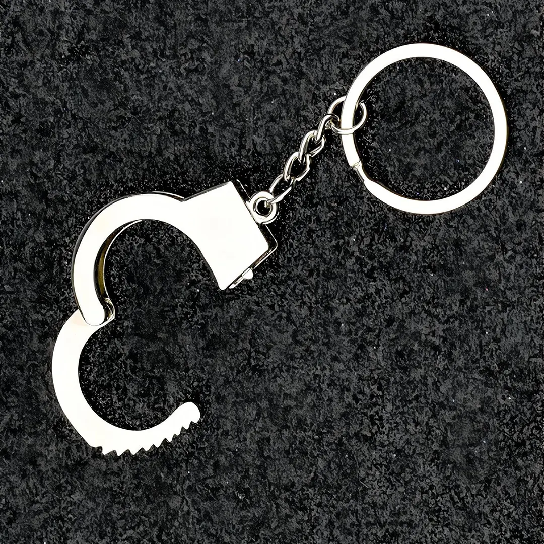 Llavero táctico policial con diseño de esposas. - Image 4